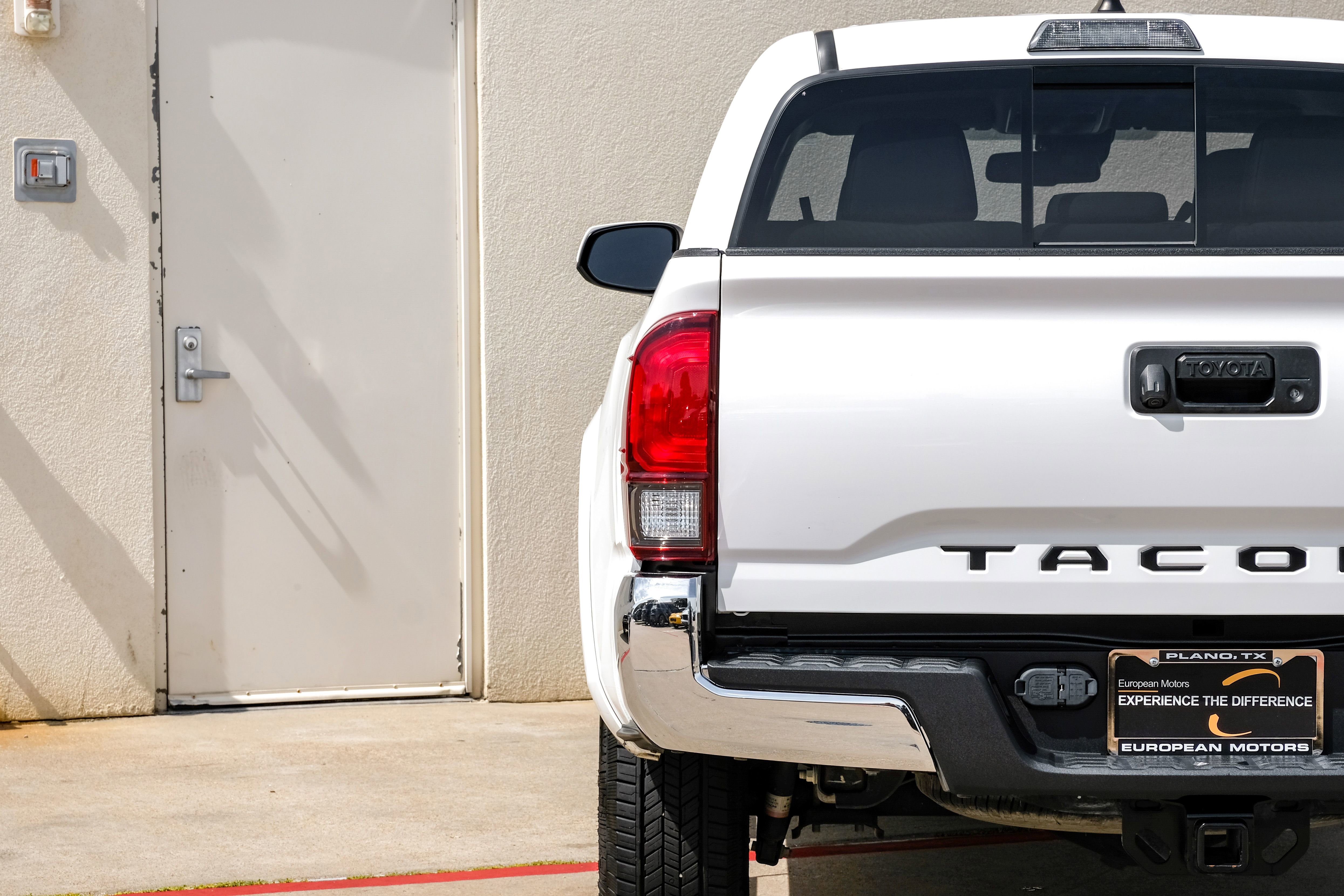 Used 2021 Toyota Tacoma SR5 RWD image 46