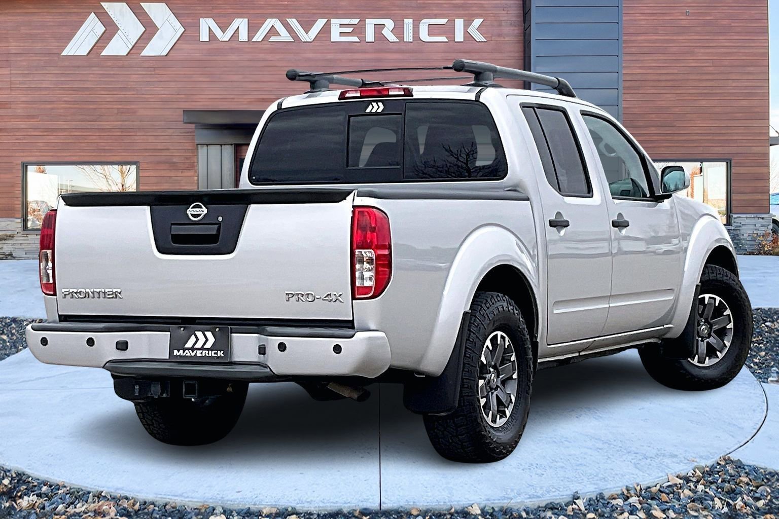 Used 2020 Nissan Frontier PRO-4X w/ Pro-4x Utility Package image 5
