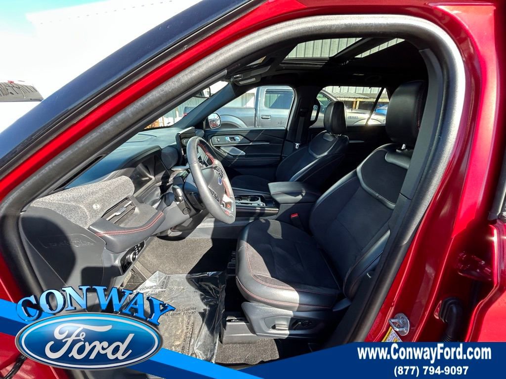 Used 2025 Ford Explorer ST image 30
