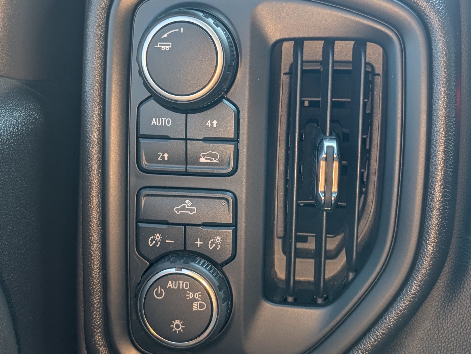 Used 2022 Chevrolet Silverado 1500 W/T w/ WT Value Package AWD/4WD image 6