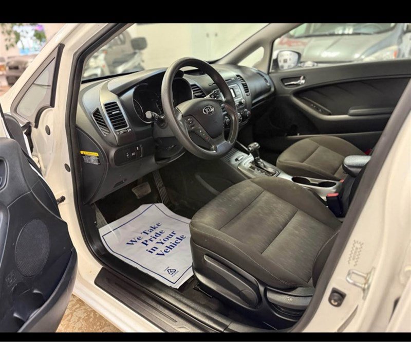 Used 2016 Kia Forte LX image 9