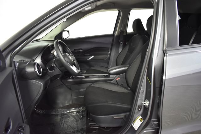 Used 2023 Nissan Kicks SV w/ Exterior Package FWD image 11