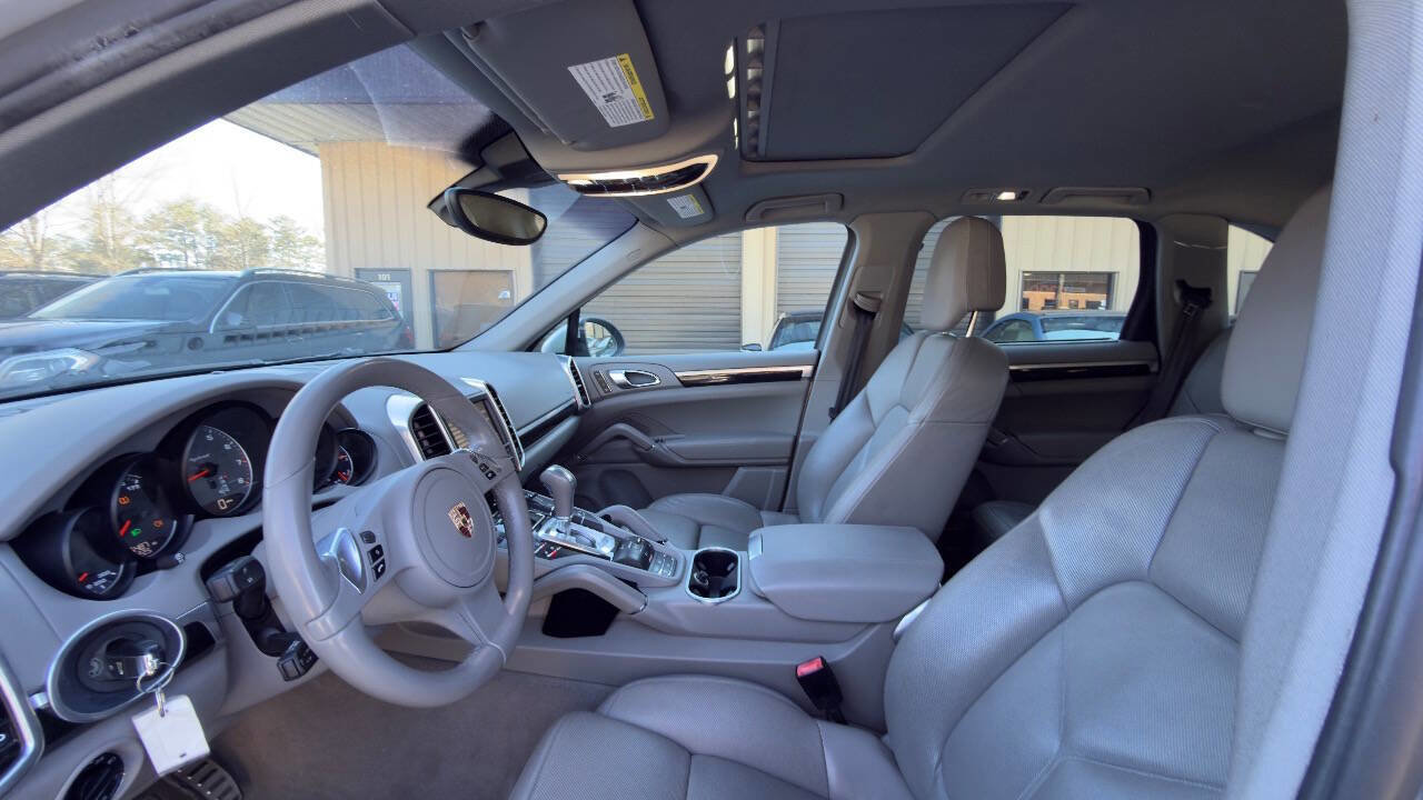Used 2011 Porsche Cayenne S image 30