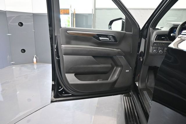 New 2026 Chevrolet Tahoe High Country AWD/4WD image 13