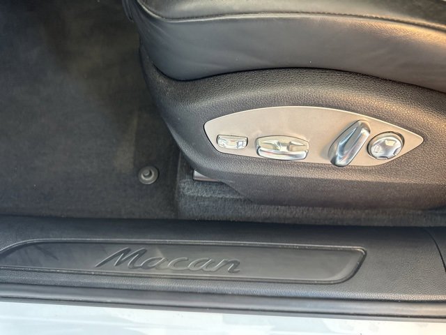 Used 2022 Porsche Macan image 19