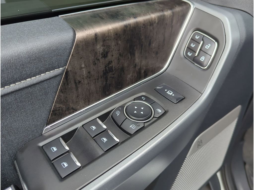 Used 2024 Ford F350 Lariat w/ Lariat Ultimate Package image 12