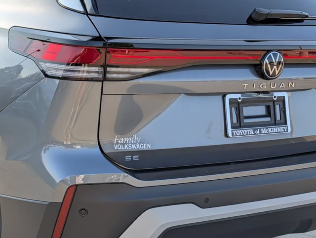 Used 2025 Volkswagen Tiguan SE FWD image 7