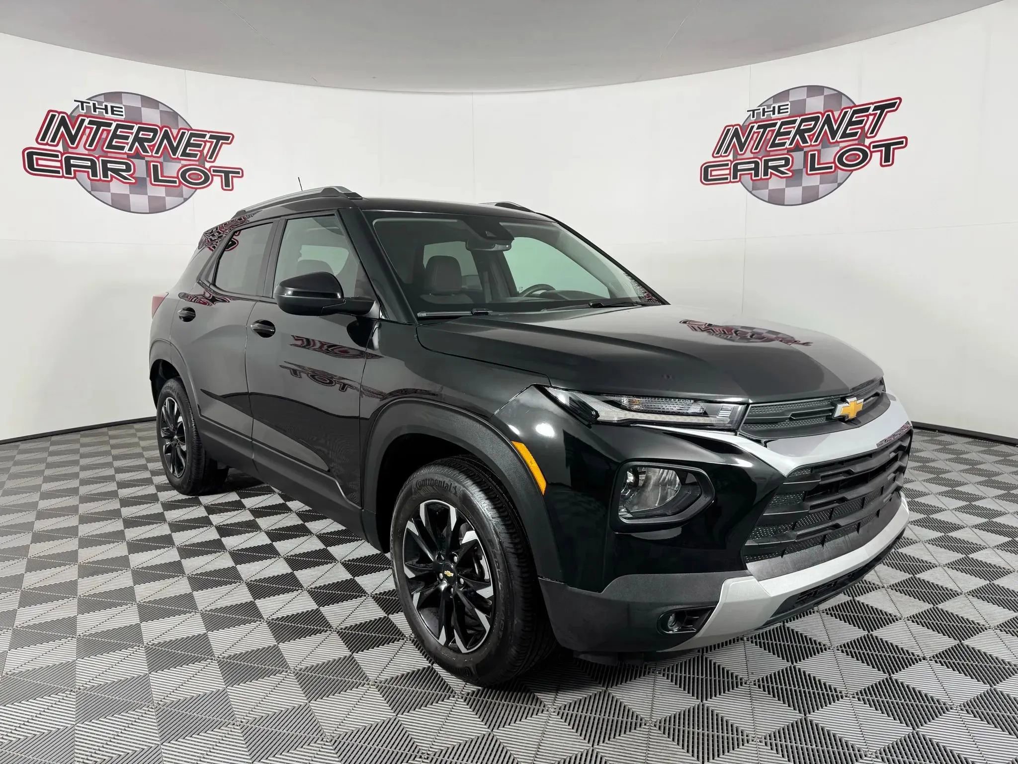 Used 2023 Chevrolet TrailBlazer LT w/ Convenience Package AWD/4WD image 9