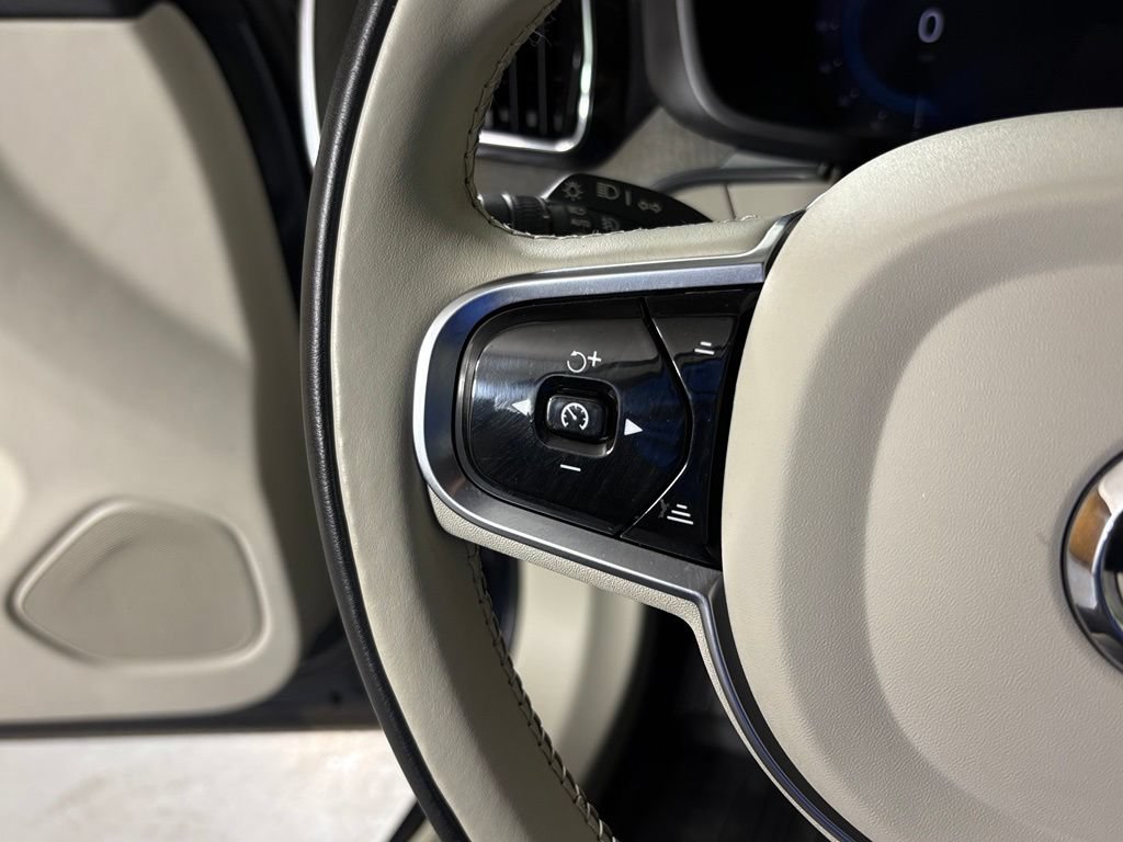 Used 2023 Volvo XC60 B5 Plus w/ Climate Package FWD image 21