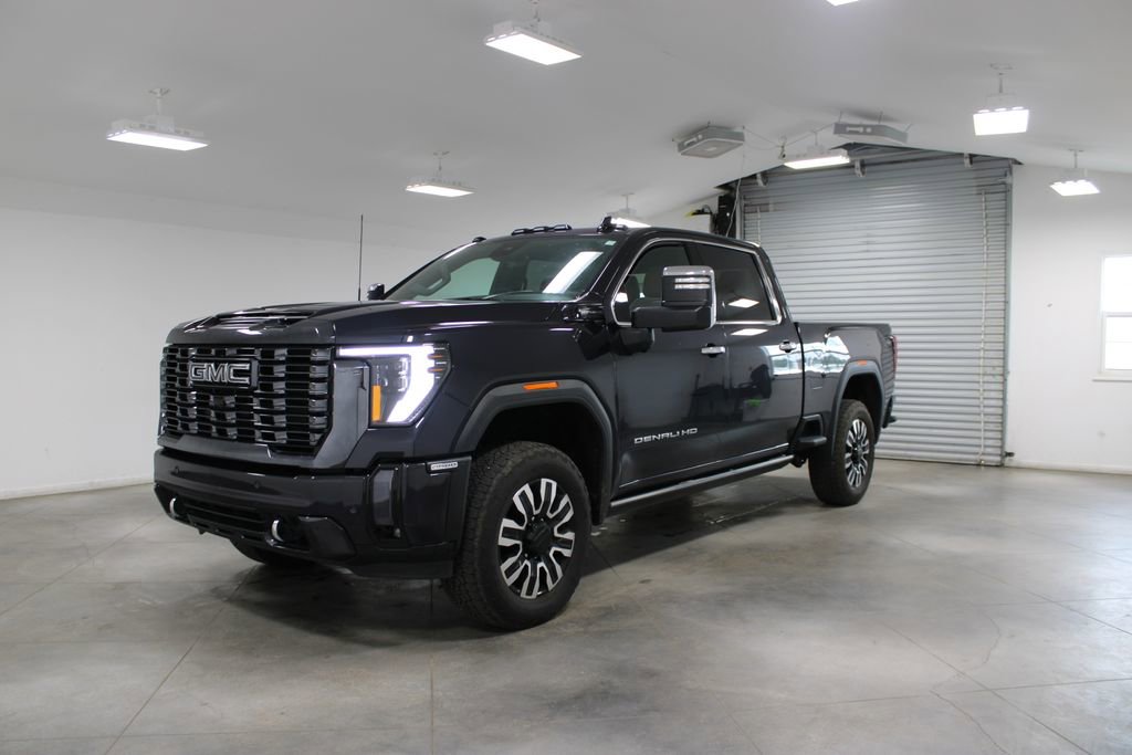 Used 2024 GMC Sierra 2500 Denali Ultimate AWD/4WD image 4