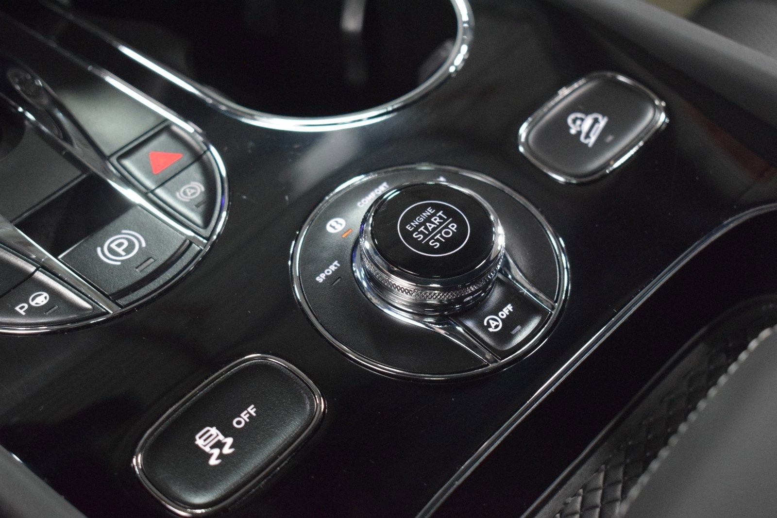 Used 2023 Bentley Bentayga image 35