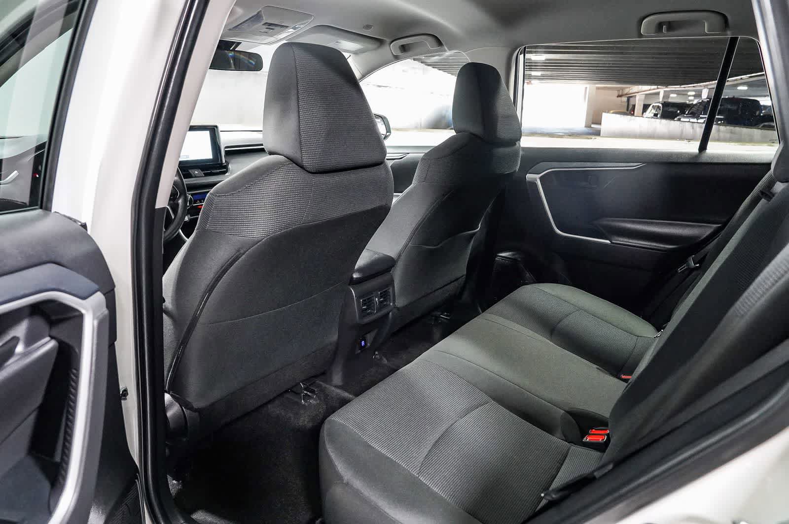 Certified 2025 Toyota RAV4 LE FWD image 19