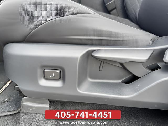 Used 2025 Toyota Tacoma SR5 AWD/4WD image 13