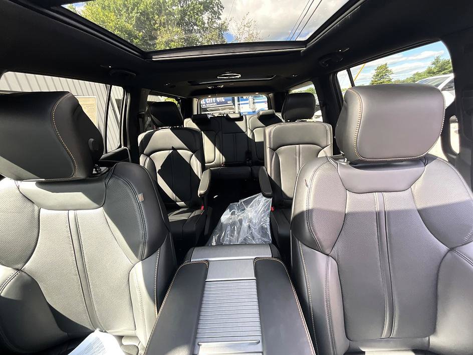 New 2026 Jeep Grand Wagoneer L 4WD image 41