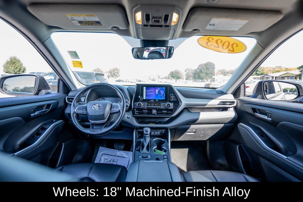 Used 2023 Toyota Highlander XLE image 14