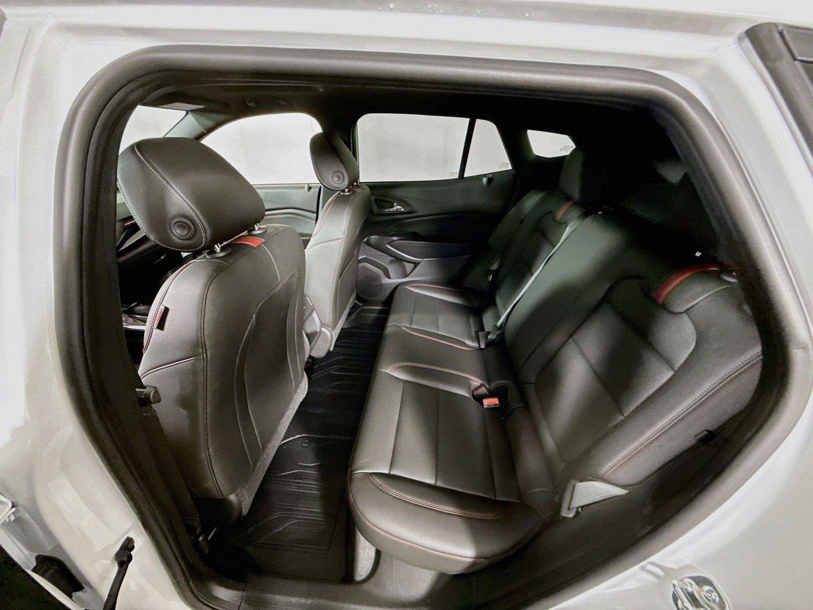 New 2026 Chevrolet Trax RS w/ Sunroof Package FWD image 17