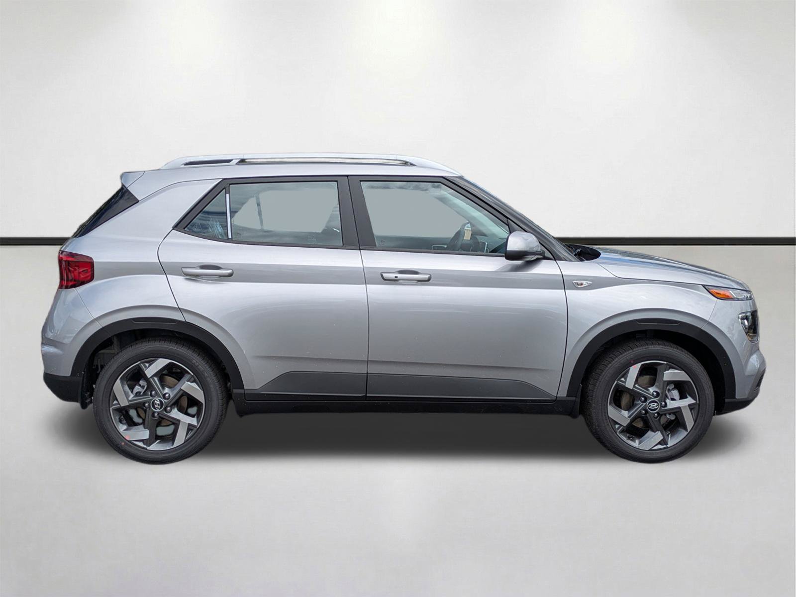 New 2026 Hyundai Venue SEL FWD image 4