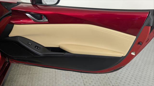 Used 2020 MAZDA MX-5 Miata RF Grand Touring RWD image 17