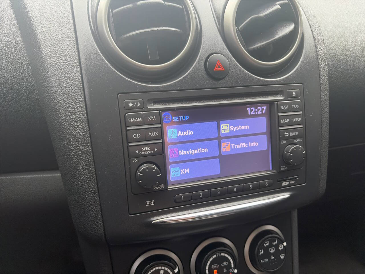 Used 2013 Nissan Rogue SV w/ Premium Pkg image 27