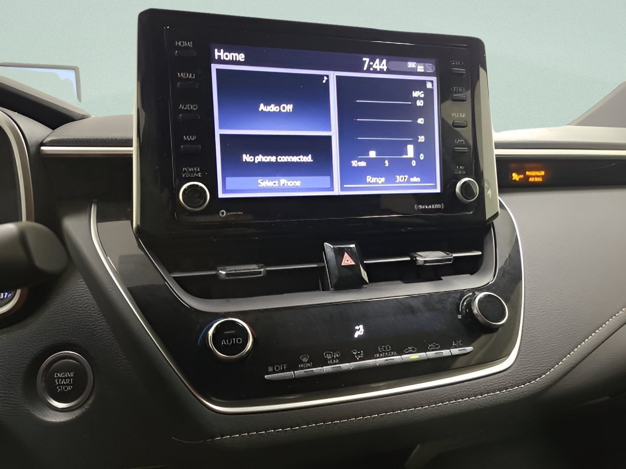 Used 2022 Toyota Corolla SE FWD image 29