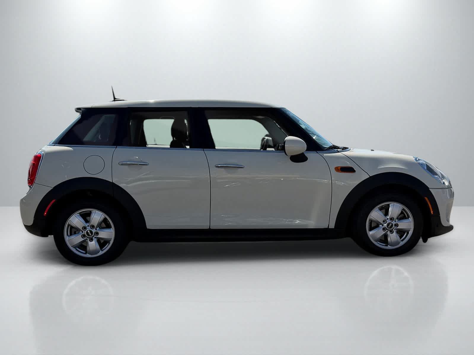 Used 2018 MINI Cooper 4-Door Hardtop FWD image 8