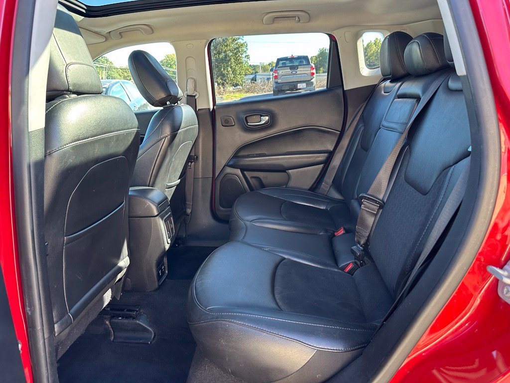 Used 2019 Jeep Compass Latitude FWD image 23