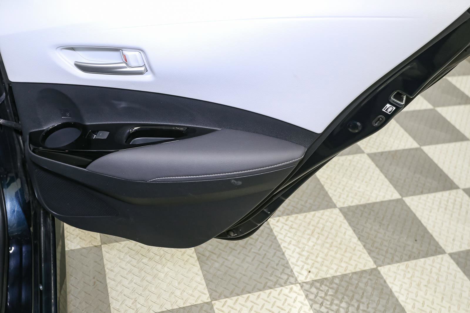 Used 2019 Toyota Corolla SE FWD image 22