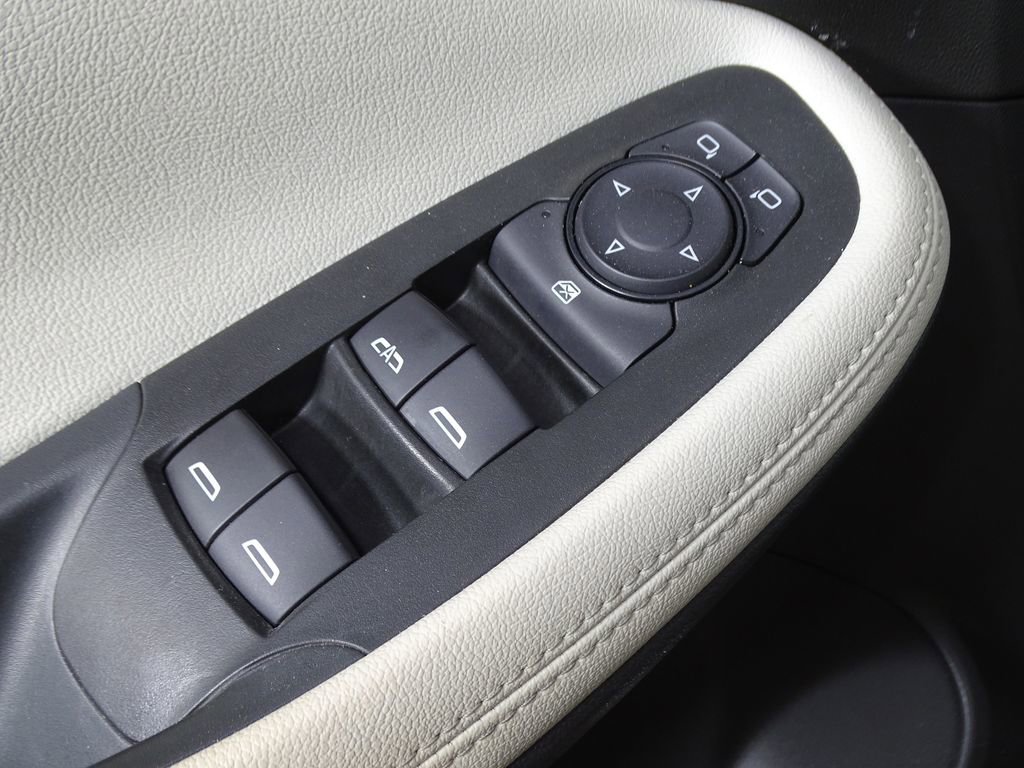 Used 2020 Buick Encore GX Select image 12