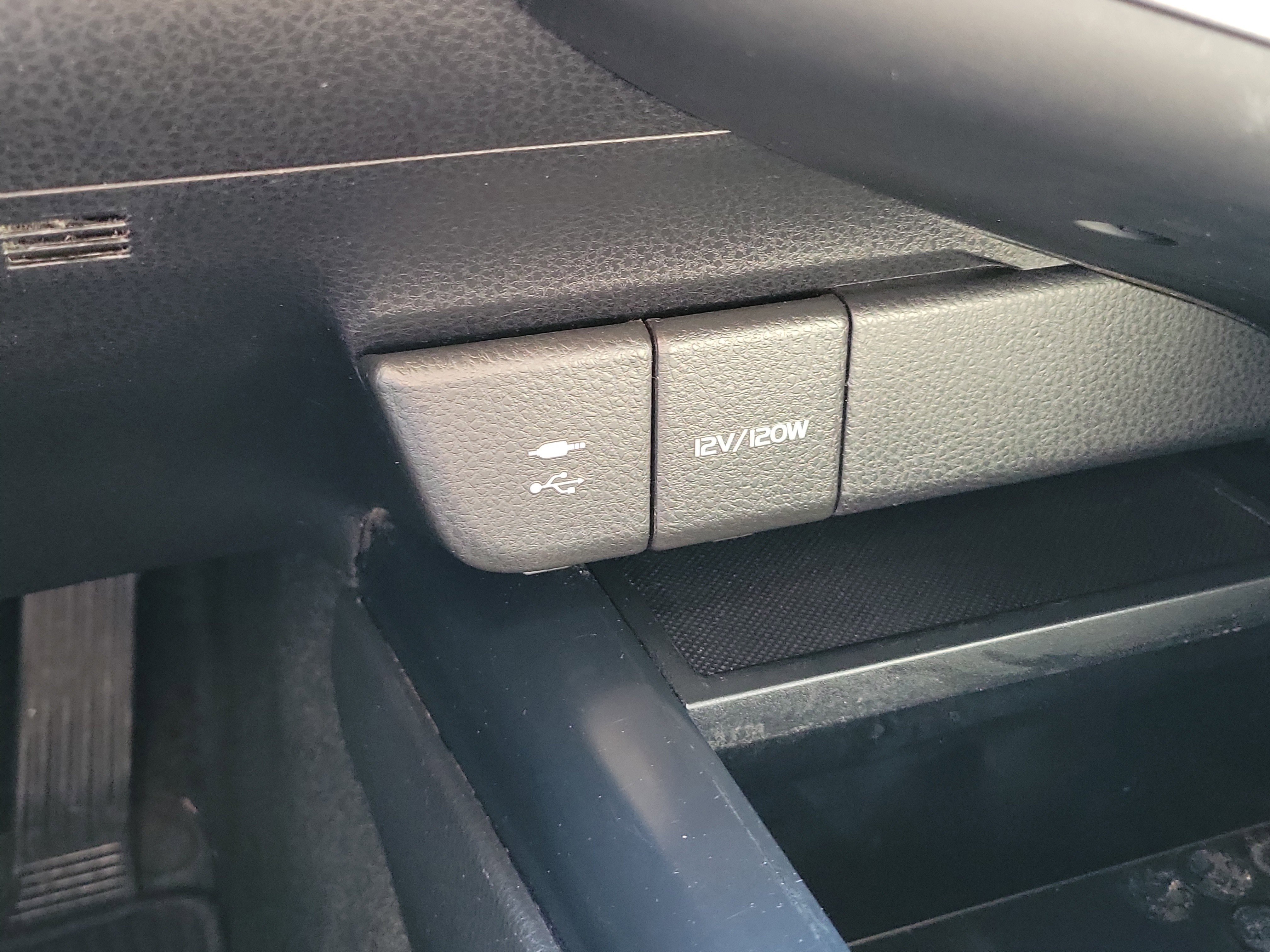 Used 2018 Toyota Camry SE w/ Convenience Package image 34