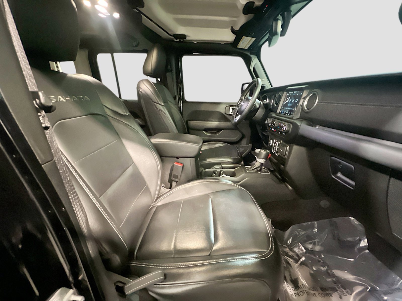 Used 2023 Jeep Wrangler Sahara w/ Cold Weather Group image 20