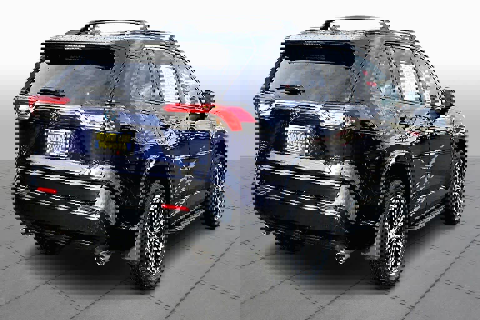 Used 2021 Toyota RAV4 XSE w/ Weather Package image 12