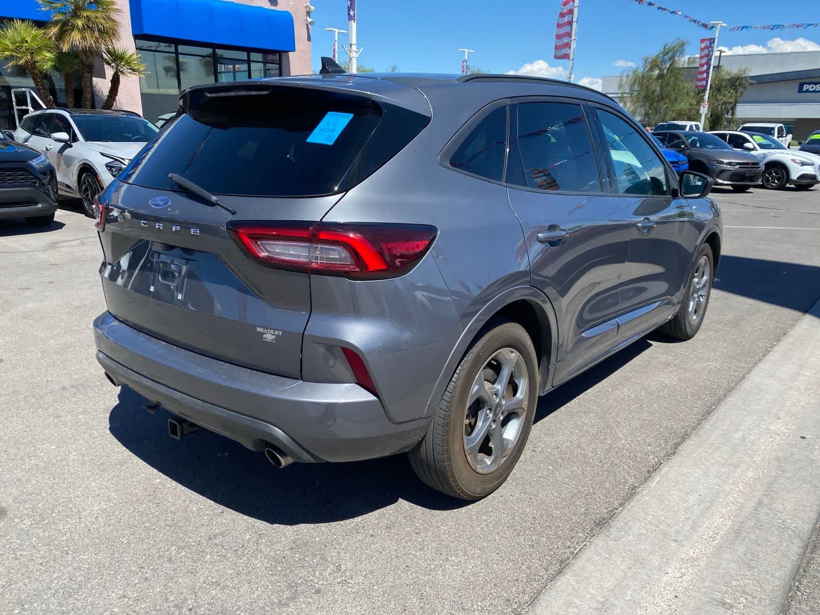 Used 2023 Ford Escape ST-Line w/ Cold Weather Package FWD image 6