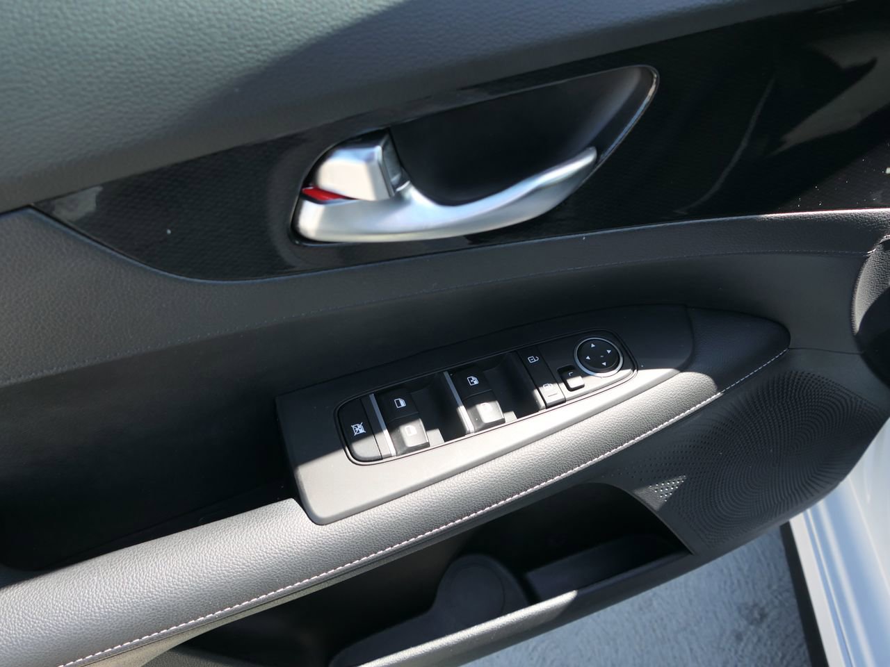 Used 2023 Kia Forte GT-Line w/ GT-Line Technology Package image 14