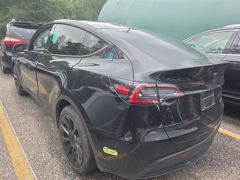 Used 2023 Tesla Model Y Long Range AWD/4WD image 2