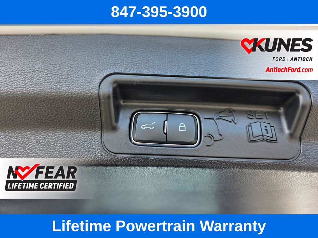 Used 2025 Ford Explorer Platinum w/ LUX Leather Package AWD/4WD image 24