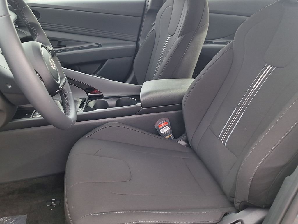 New 2026 Hyundai Elantra SEL Sport image 11
