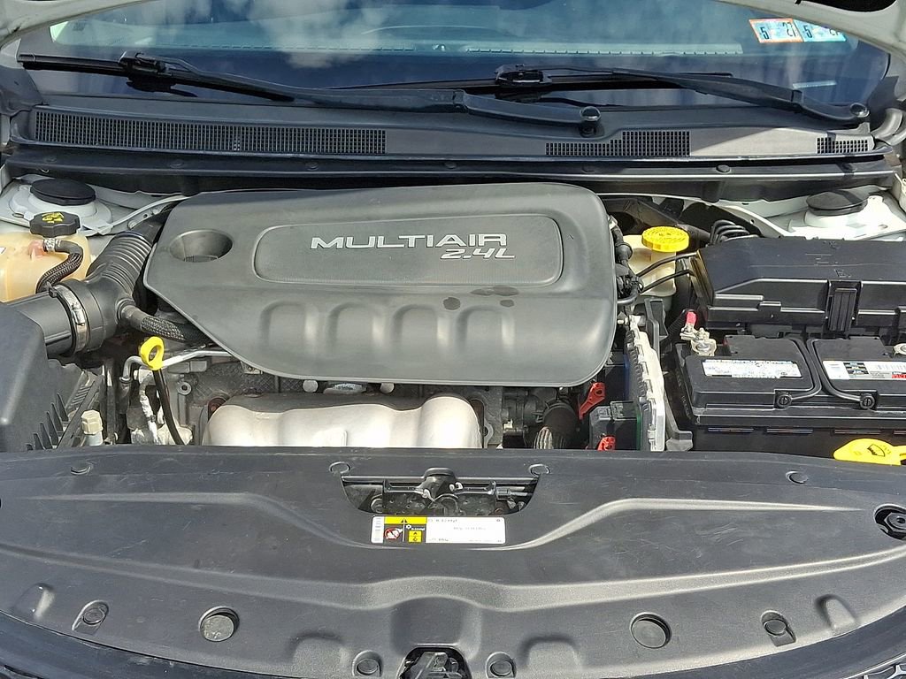 Used 2015 Chrysler 200 Limited w/ Convenience Group image 27