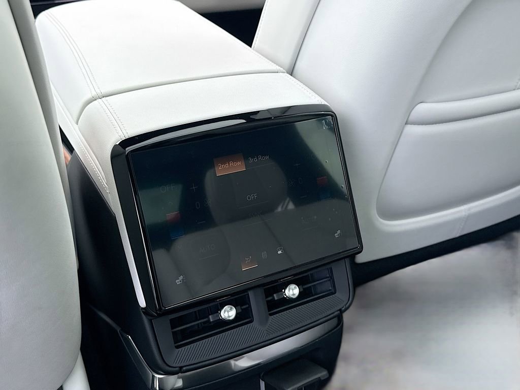 New 2026 Cadillac Vistiq Sport image 26