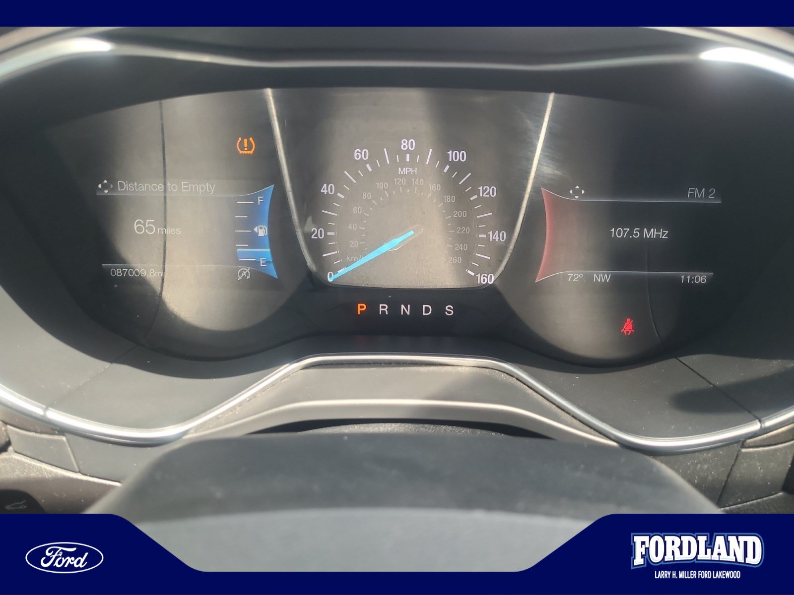 Used 2017 Ford Fusion SE w/ Fusion SE Technology Package FWD image 11