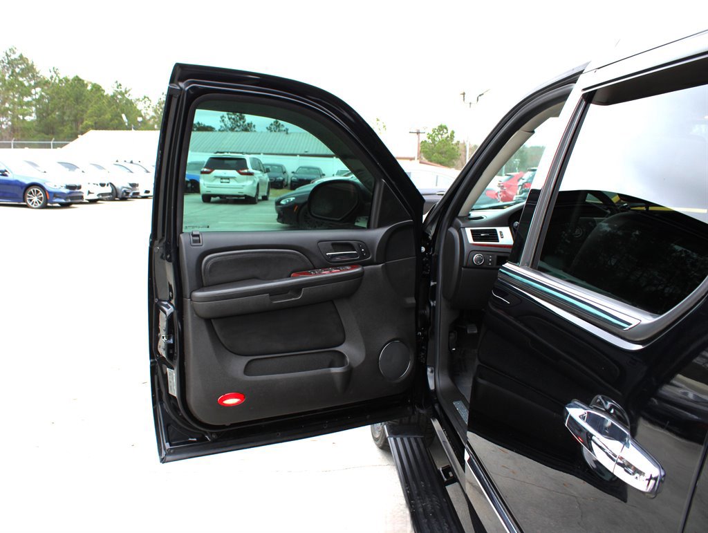 Used 2007 Cadillac Escalade EXT w/ Information Package image 38