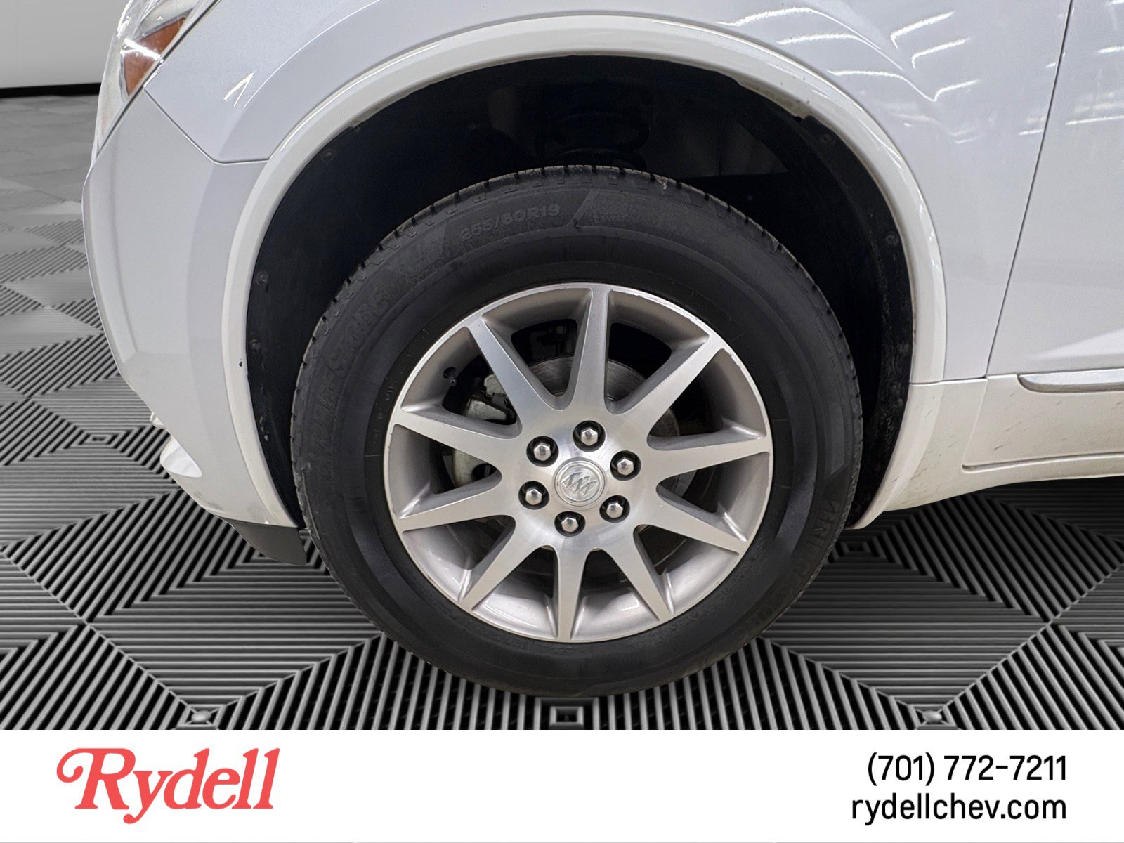 Used 2016 Buick Enclave Leather image 9