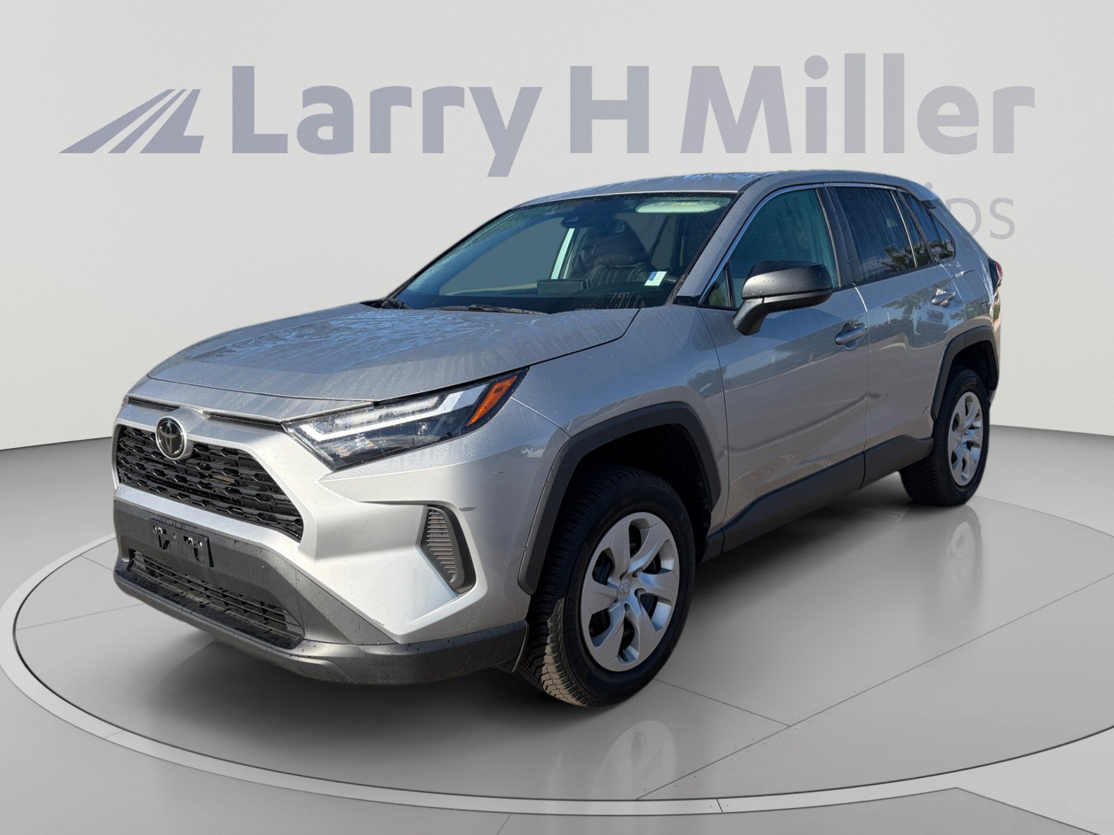 Used 2024 Toyota RAV4 LE AWD/4WD image 1