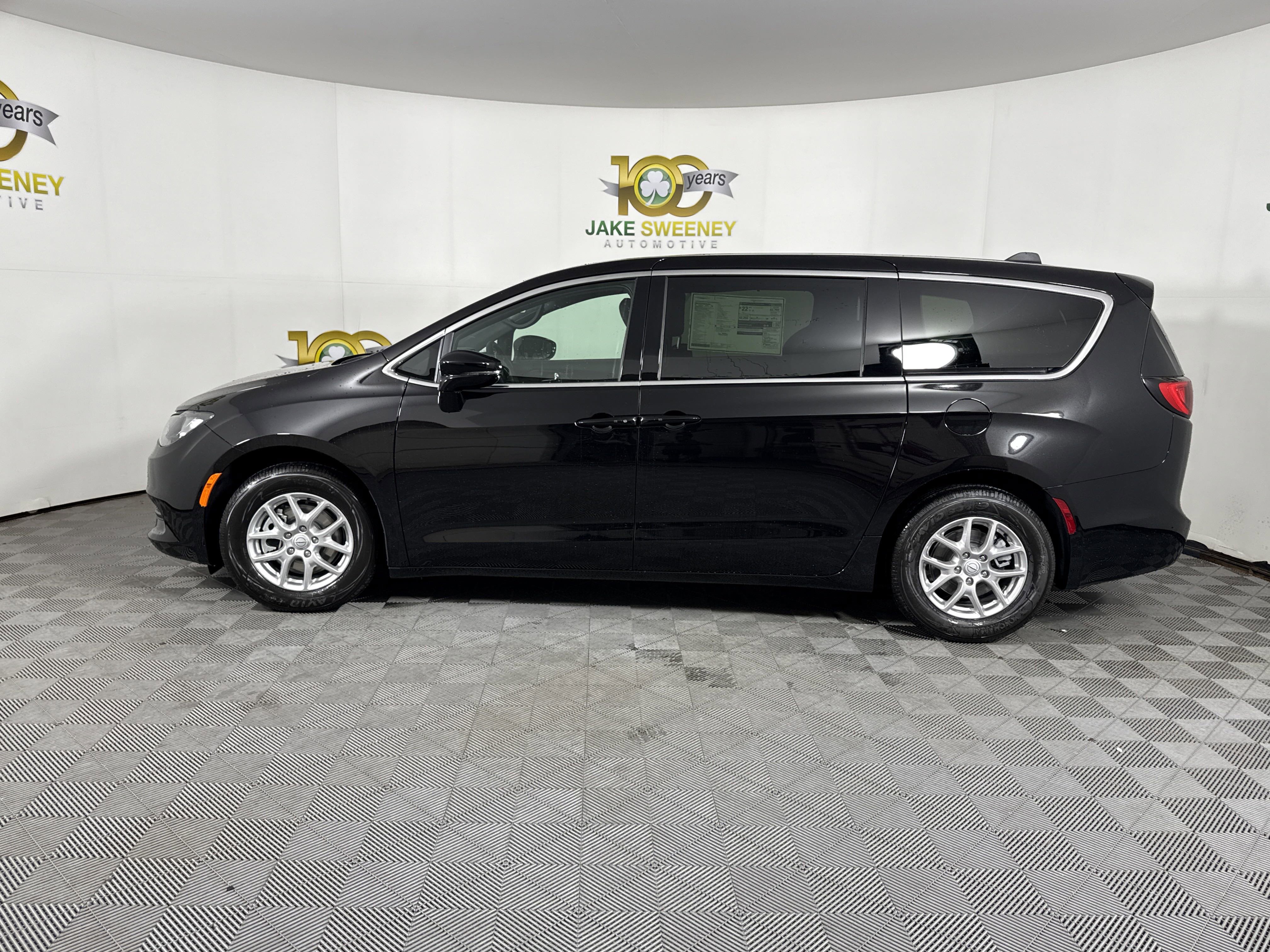 New 2026 Chrysler Voyager LX FWD image 5