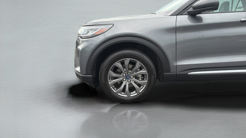 Used 2025 Ford Explorer Active w/ Active Comfort Package AWD/4WD image 11
