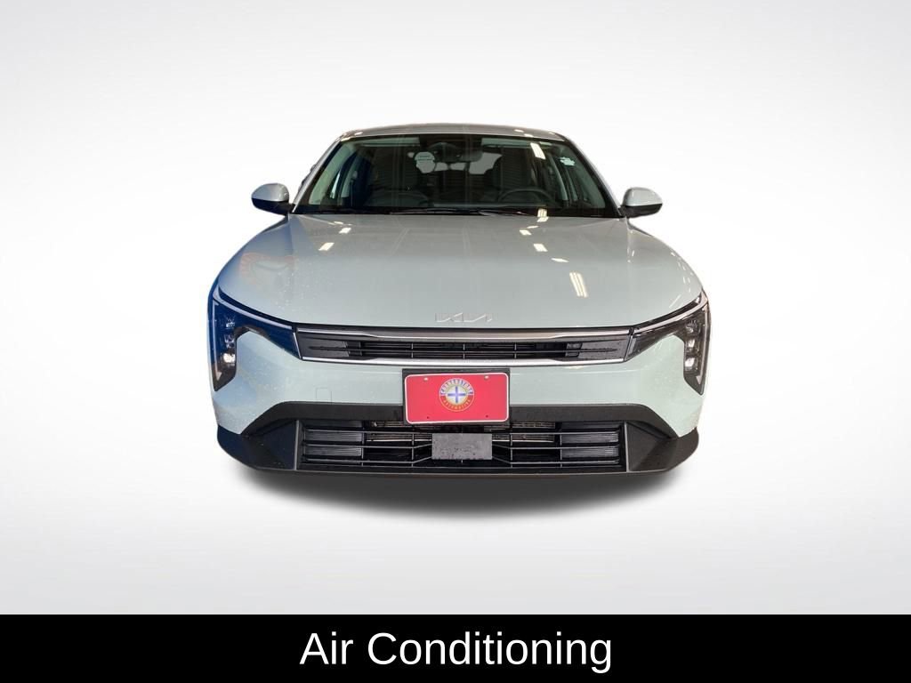 Used 2025 Kia K4 LXS image 4