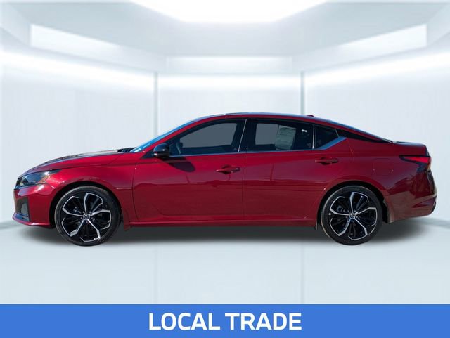 Used 2023 Nissan Altima 2.5 SR w/ SR Premium Package image 2