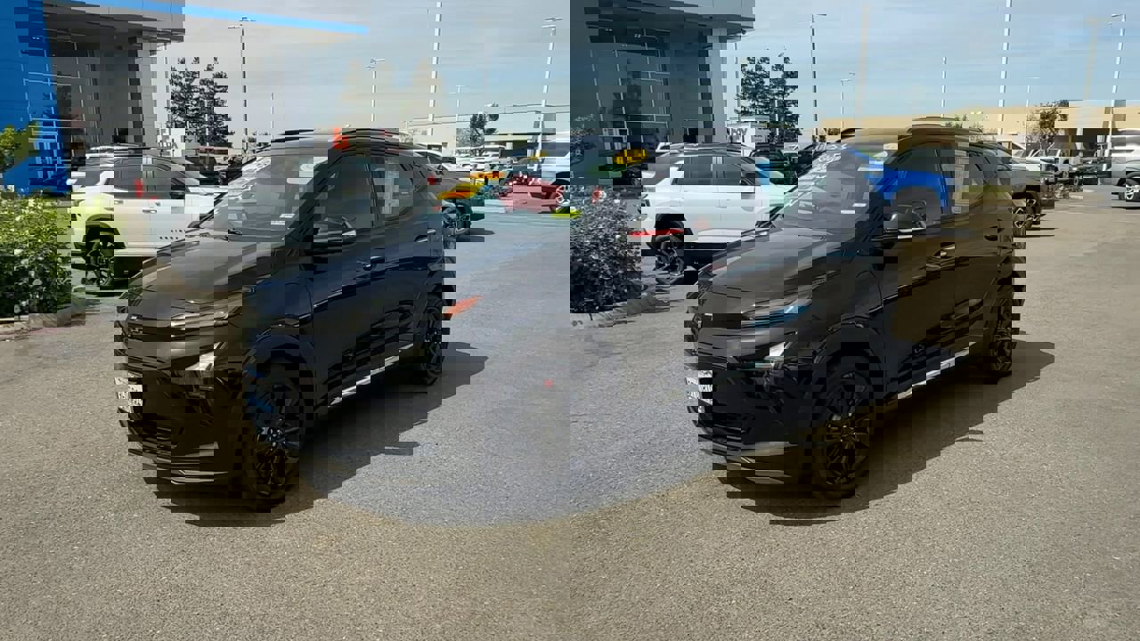 Used 2023 Chevrolet Bolt EUV Premier w/ Sun & Sound Package image 3