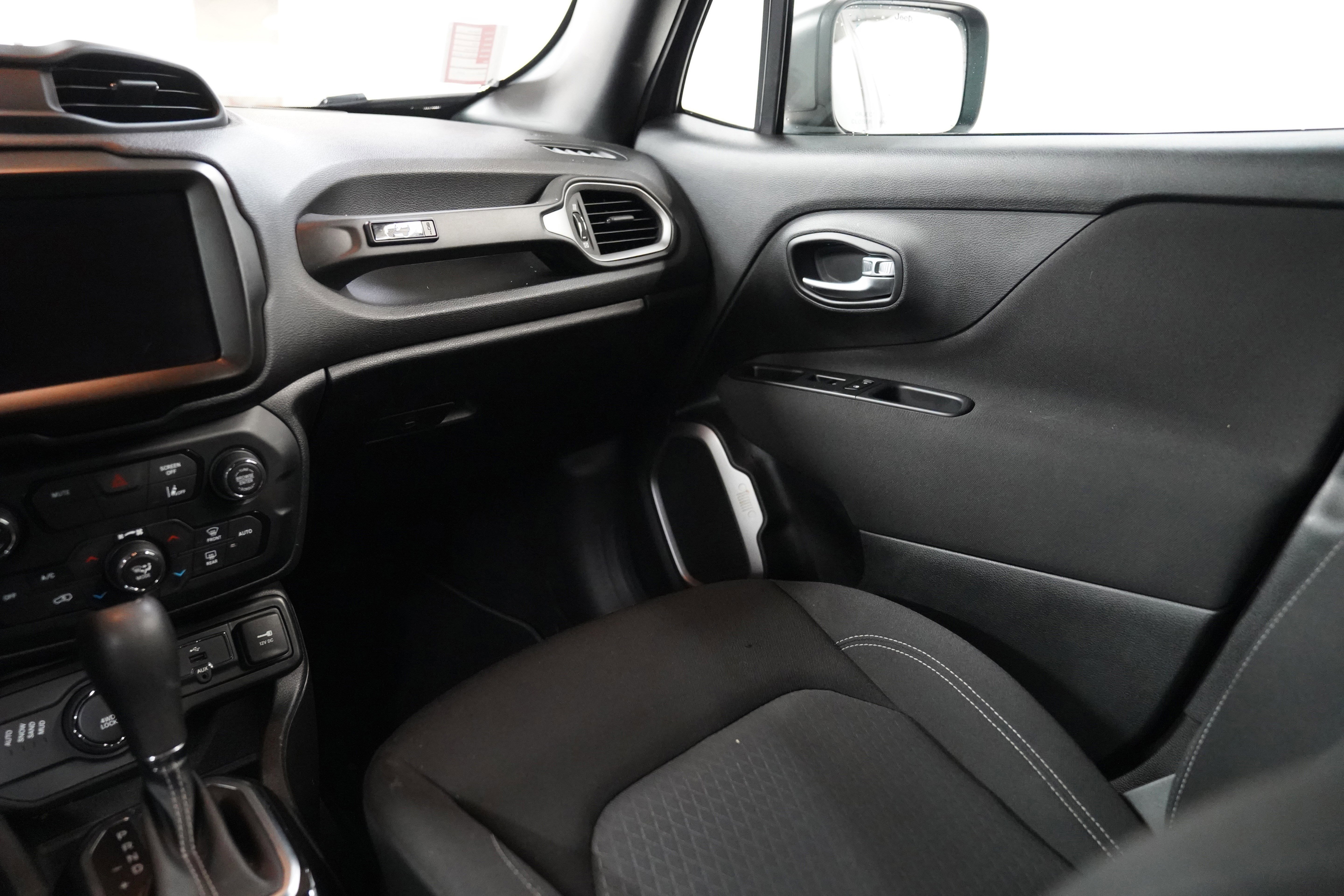Used 2021 Jeep Renegade Latitude image 13