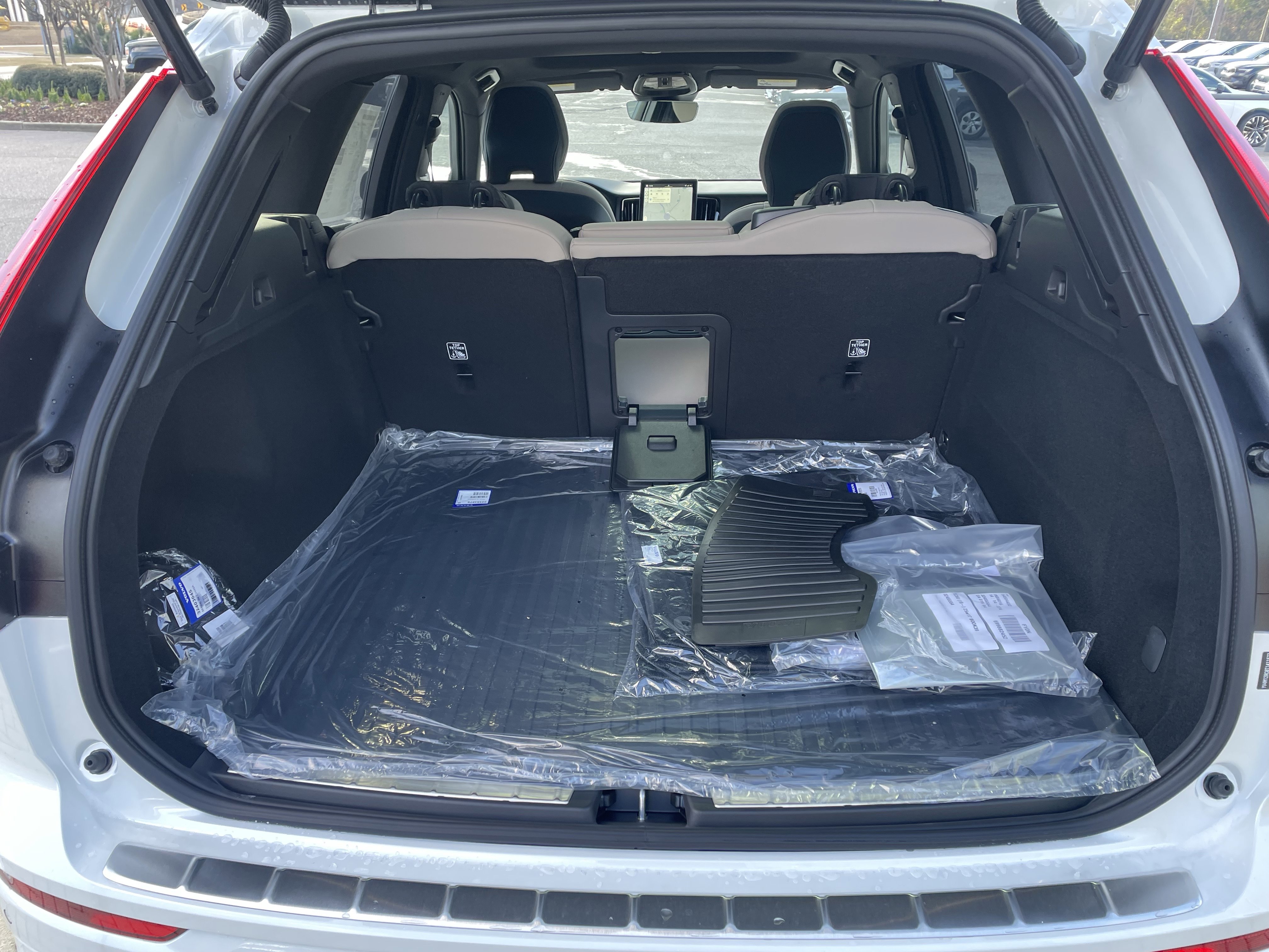 New 2026 Volvo XC60 B5 Plus w/ Protection Package Premier image 9