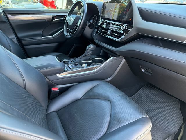 Used 2021 Toyota Highlander Limited AWD/4WD image 24
